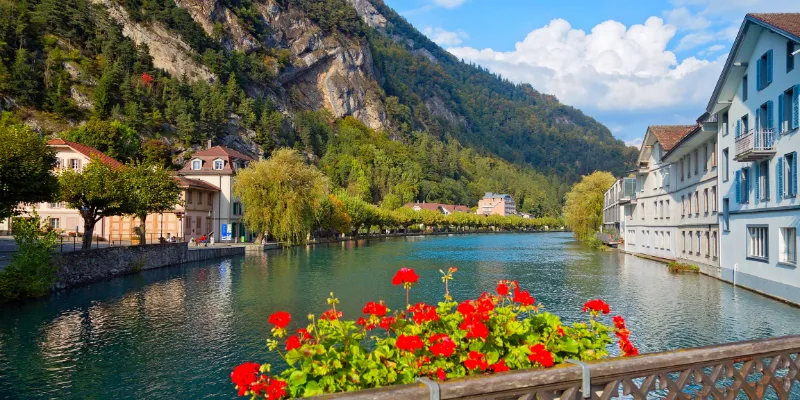 Honeymoon in Switzerland - Alpine scenery and lakes